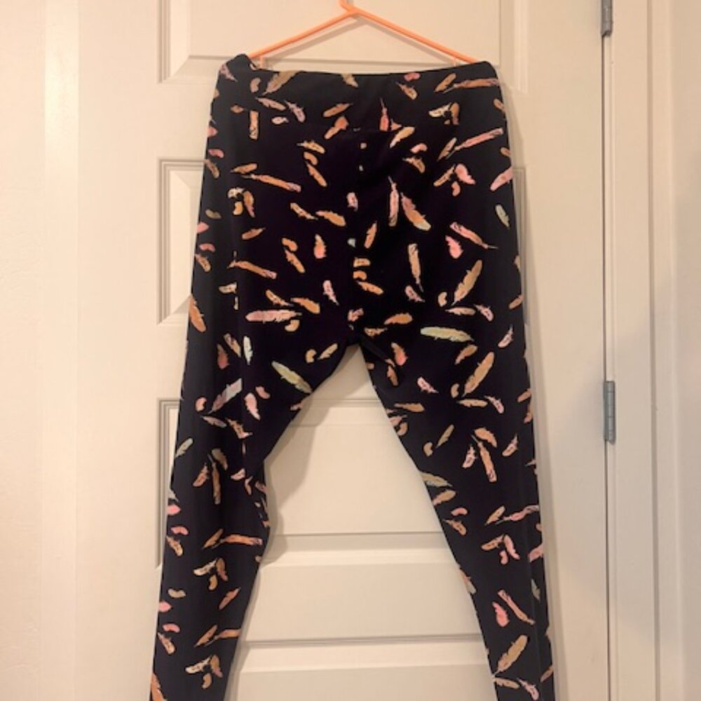LuLaRoe leggings size T/C - Picture 2 of 3